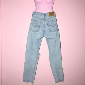 levi’s button fly light wash wedgie skinny / straight leg jeans